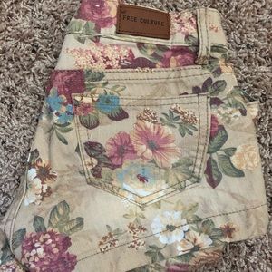 Floral Pattern shorts